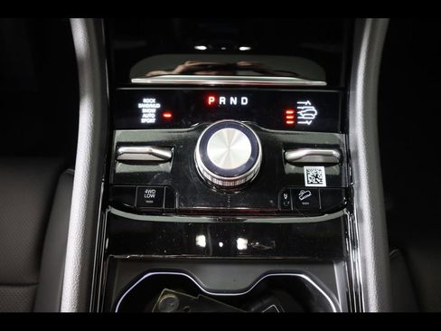 New 2024 Jeep Grand Cherokee Overland w/ Luxury Tech Group IV AWD/4WD image 24