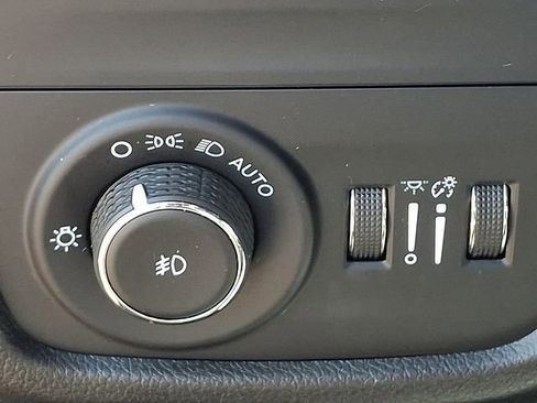 Used 2024 Jeep Grand Cherokee L Limited w/ Luxury Tech Group II image 24