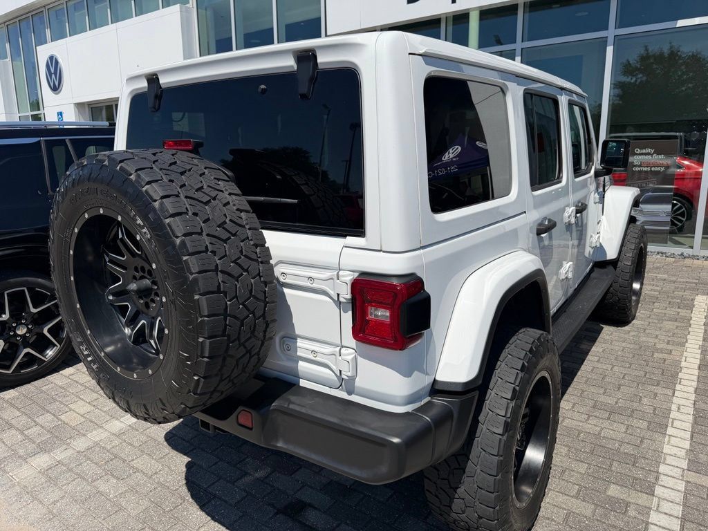 Used 2022 Jeep Wrangler Unlimited Sahara w/ LED Lighting Group AWD/4WD image 15