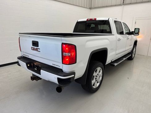 Used 2017 GMC Sierra 2500 Denali w/ Duramax Plus Package AWD/4WD image 7