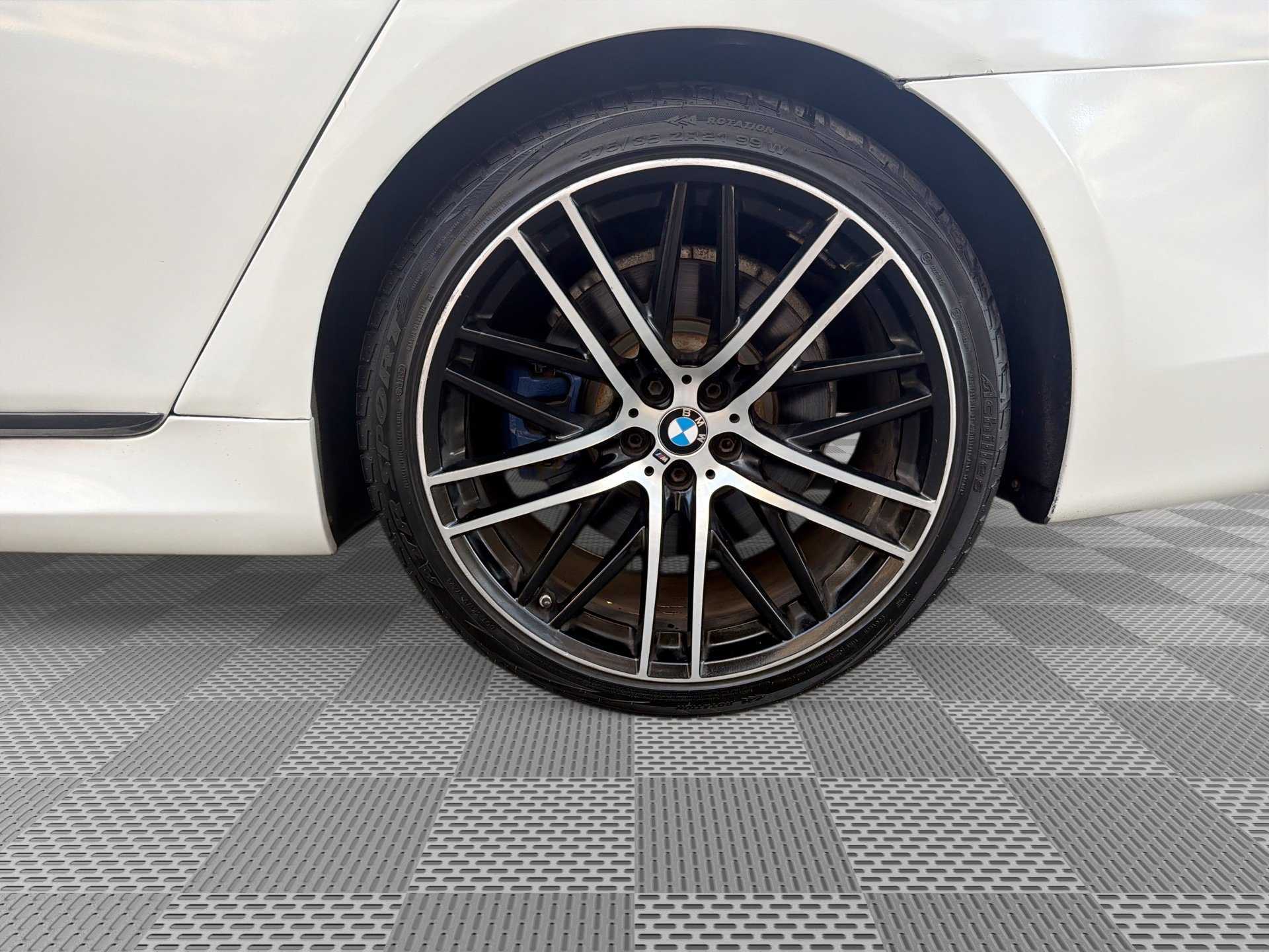 Used 2018 BMW 750i w/ Executive Package RWD image 29