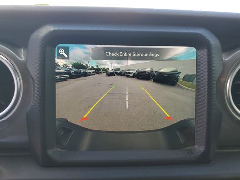 Used 2022 Jeep Gladiator Overland w/ Trailer Tow Package image 11