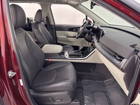 Used 2024 Kia Carnival SX Prestige image 15