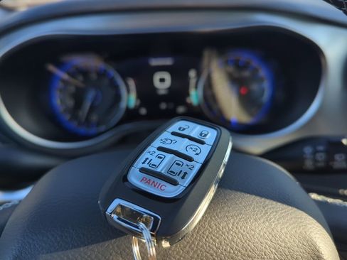 New 2026 Chrysler Pacifica Limited w/ S Appearance Package image 24