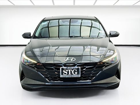 Used 2023 Hyundai Elantra Limited FWD image 2