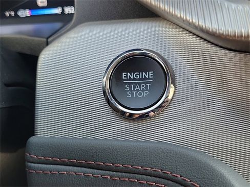 Used 2025 Ford Explorer Active image 12