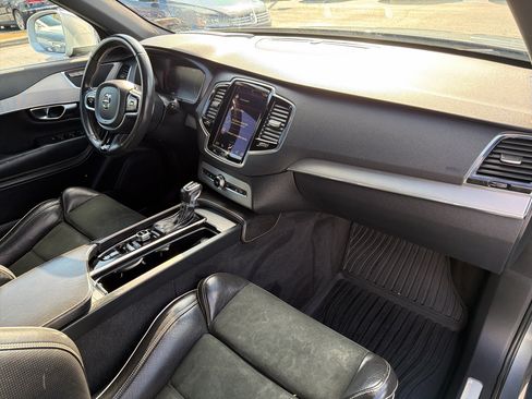 Used 2017 Volvo XC90 T6 R-Design w/ Vision Package image 11