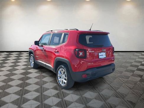 Used 2017 Jeep Renegade Latitude w/ Popular Equipment Group image 7