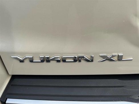 Used 2015 GMC Yukon XL Denali w/ Touring Package image 14