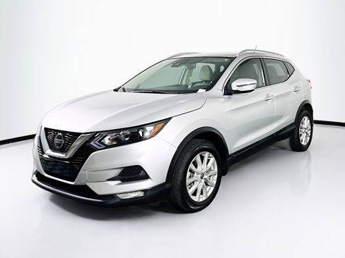 Used 2022 Nissan Rogue Sport SV image 3