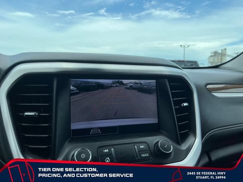 Used 2023 GMC Acadia SLE w/ Driver Convenience Package FWD image 32