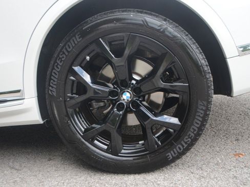 Used 2025 BMW X7 xDrive40i w/ Premium Package AWD/4WD image 24