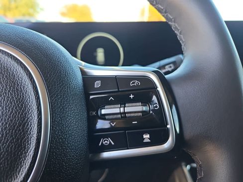 Certified 2025 Kia Carnival SX w/ SX Dark Edition Package image 24