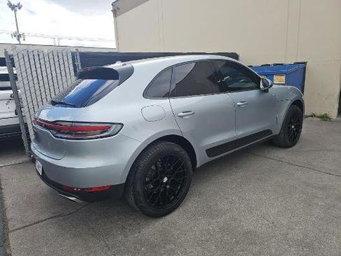 Used 2020 Porsche Macan AWD/4WD image 2