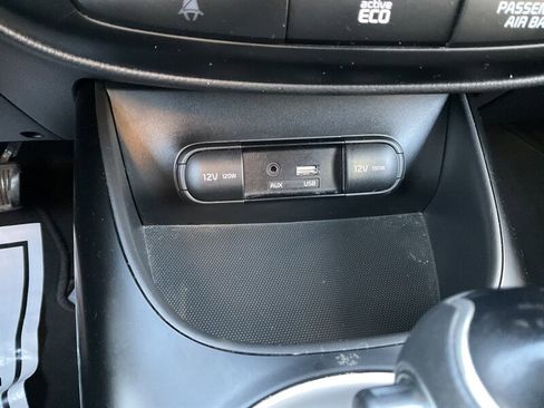 Used 2016 Kia Soul image 16