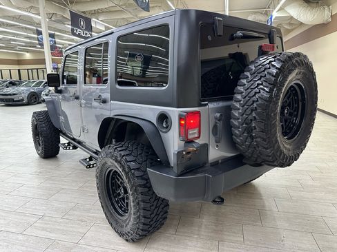 Used 2018 Jeep Wrangler Unlimited Sport S image 9