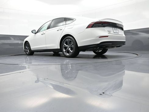 Used 2023 Honda Accord EX image 32