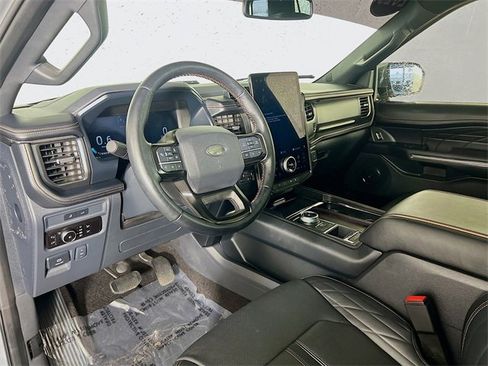 Used 2023 Ford Expedition Platinum image 10