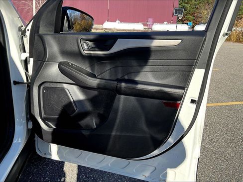 Used 2022 Ford Escape SE w/ SE Sport Appearance Package image 20