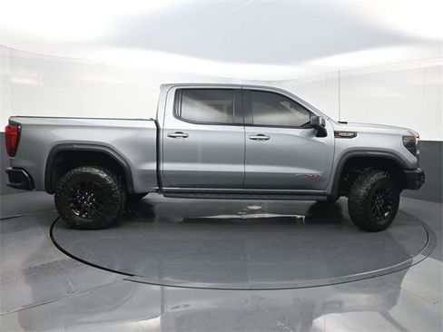 Used 2023 GMC Sierra 1500 AT4X image 2