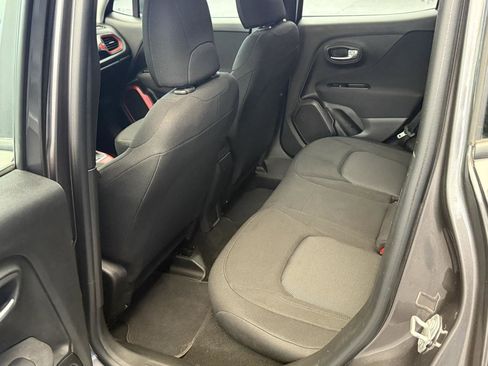 Used 2019 Jeep Renegade Sport image 16