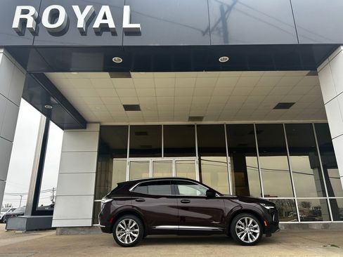 Used 2022 Buick Envision Avenir w/ Technology Package II image 1