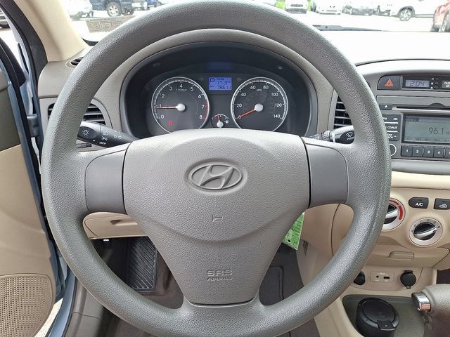 Used 2011 Hyundai Accent GLS FWD image 17