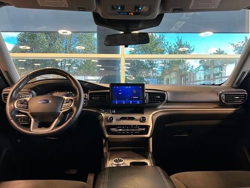 Used 2022 Ford Explorer XLT w/ Class IV Trailer Tow Package image 39