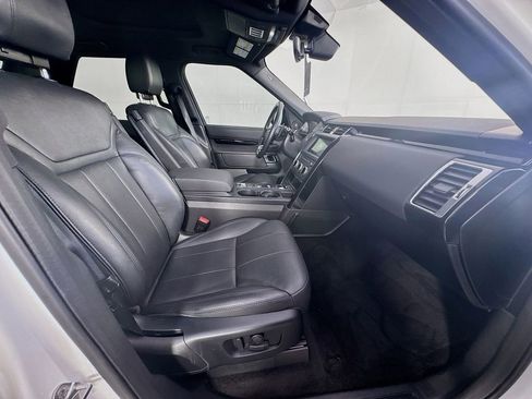 Used 2020 Land Rover Discovery SE image 36