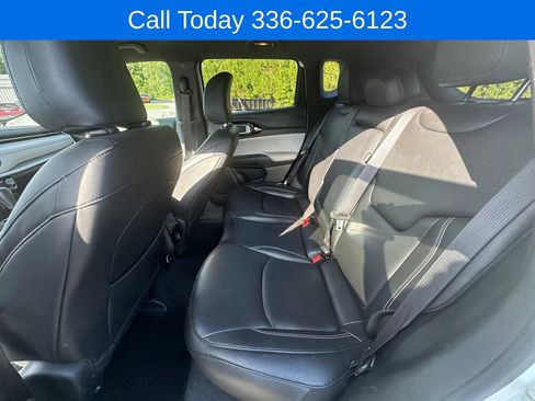 Used 2025 Jeep Compass Limited AWD/4WD image 25