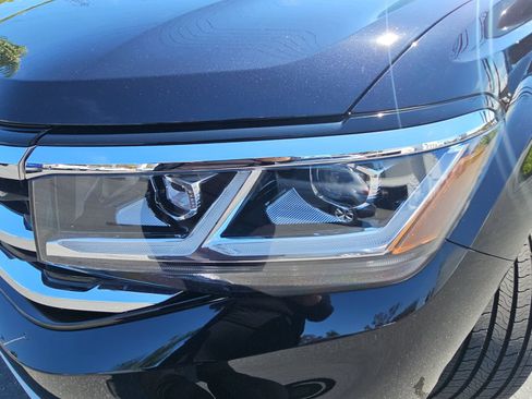 Used 2021 Volkswagen Atlas SE w/ Panoramic Sunroof Package FWD image 32