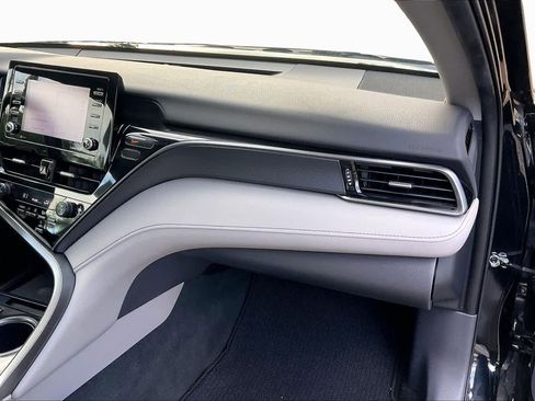 Certified 2023 Toyota Camry SE image 17