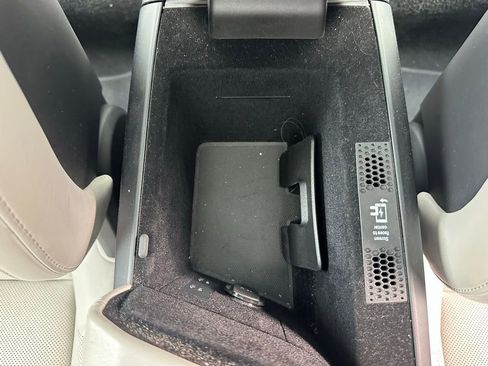 Certified 2024 Porsche Taycan image 27