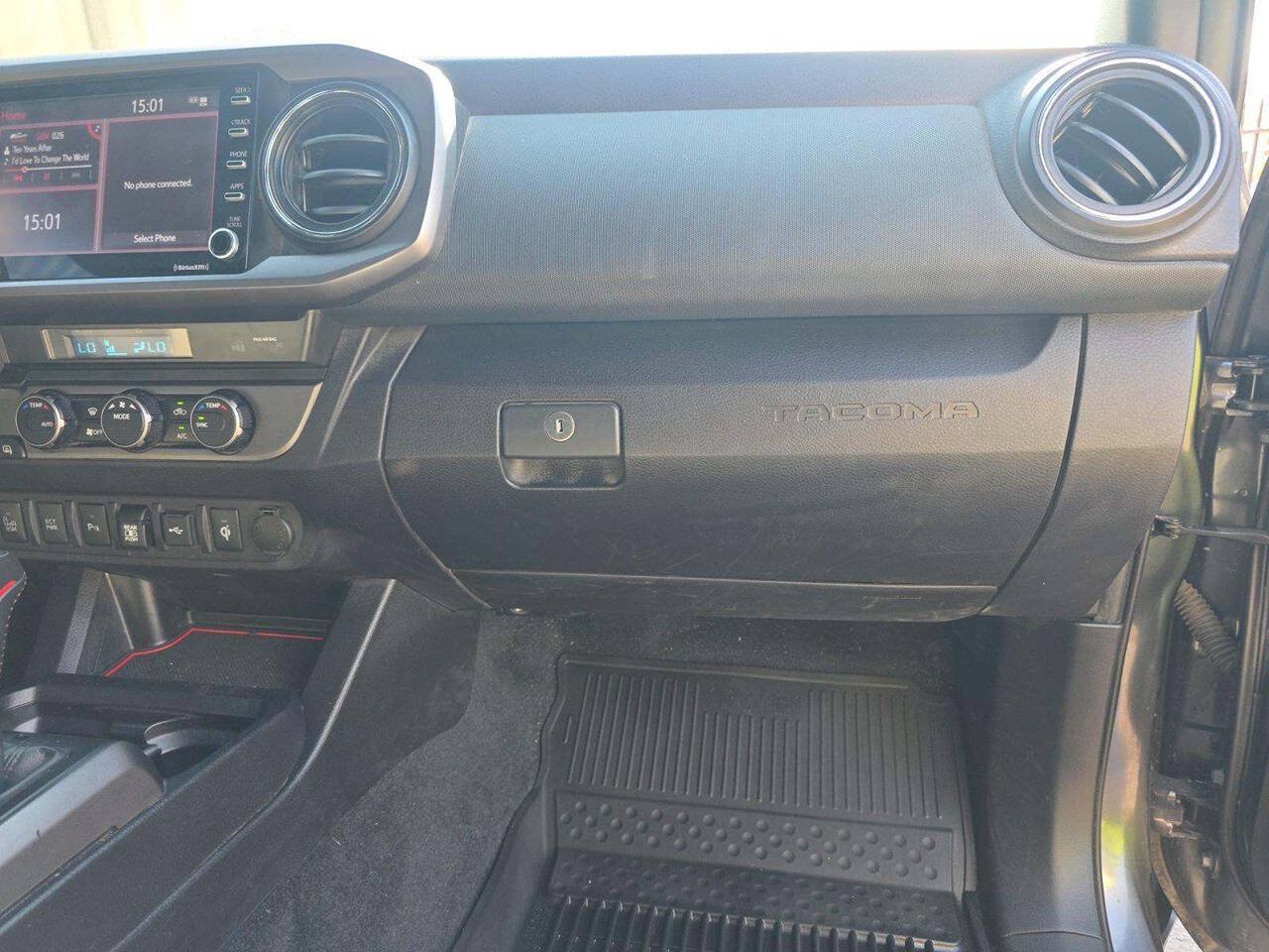 Used 2021 Toyota Tacoma TRD Off-Road w/ Technology Package AWD/4WD image 12