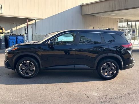 Used 2024 Nissan Rogue SV image 6