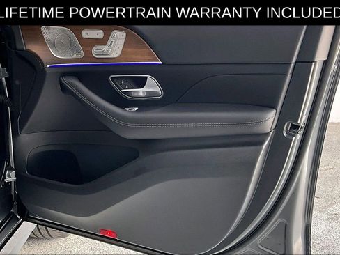 Used 2025 Mercedes-Benz GLS 450 4MATIC w/ AMG Line Exterior image 26