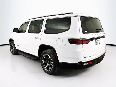 Used 2023 Jeep Wagoneer Series III w/ Preferred Equipment Group image 4