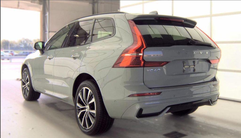 Used 2024 Volvo XC60 B5 Plus w/ Protection Package Premier AWD/4WD image 9