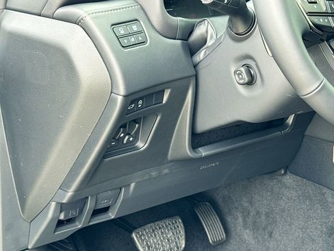 New 2026 Lexus LX 600 4WD w/ Premium Package image 16