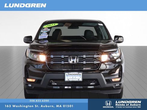 Used 2025 Honda Ridgeline Sport image 2