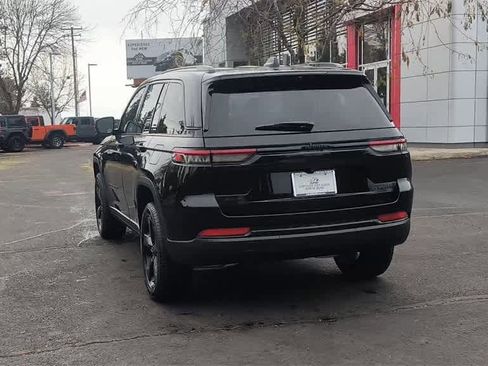 New 2025 Jeep Grand Cherokee Limited image 7