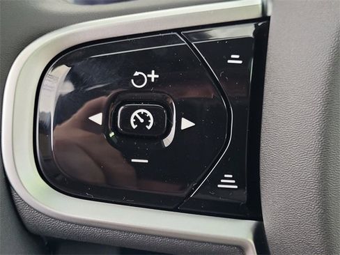 New 2026 Volvo XC90 B6 Plus w/ Protection Package Premier image 31