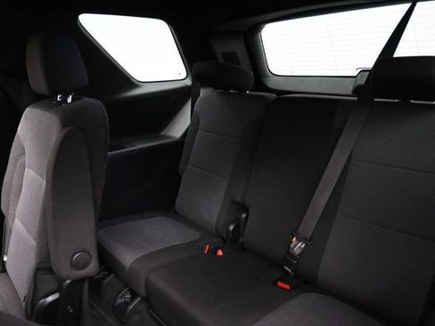 Used 2023 Chevrolet Traverse LT FWD image 21