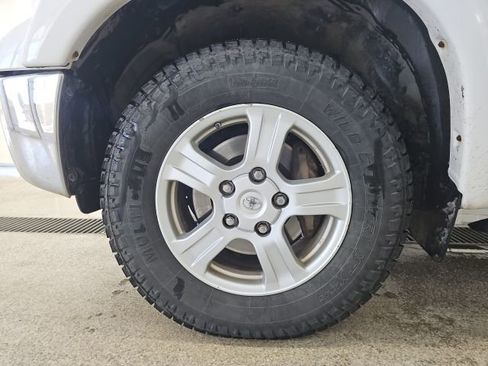 Used 2010 Toyota Tundra 4x4 Double Cab image 10