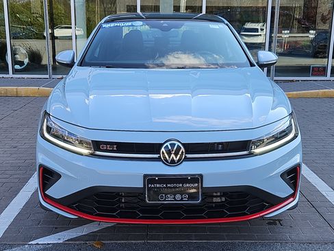 Certified 2025 Volkswagen Jetta GLI Autobahn image 26