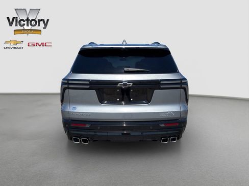 Used 2026 Chevrolet Traverse High Country w/ LPO, Floor Liner Package FWD image 5