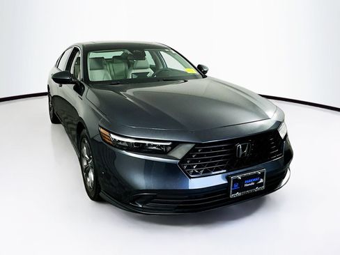 Used 2023 Honda Accord EX image 10