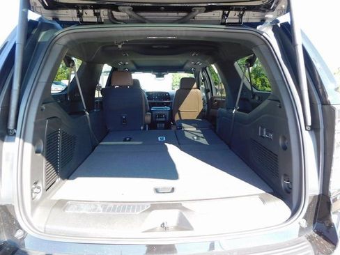 New 2025 Chevrolet Suburban High Country image 30