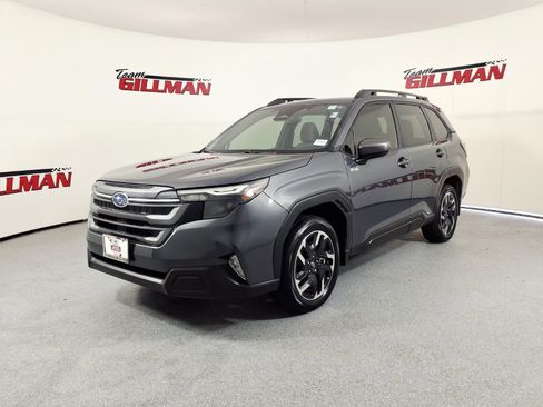 Used 2025 Subaru Forester Premium image 7