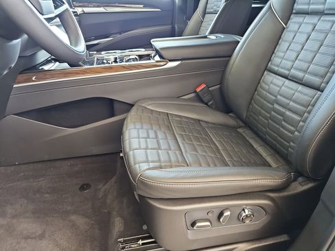 Used 2026 Cadillac Escalade Platinum Sport w/ LPO, ONYX Package AWD/4WD image 16